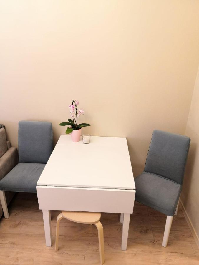 Cosy One Seperate Bedroom Apartment In City Center, Perfect For Family Trip. Riga Eksteriør bilde